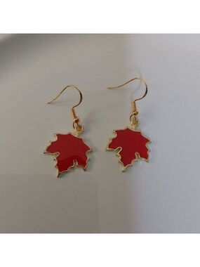 Maple leaf Earrings   Colorful Fall Autumn Red